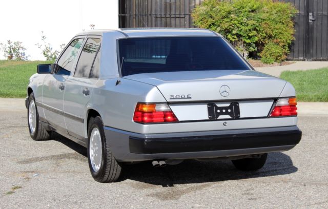 1989 Mercedes-Benz 300-Series 94k Original Miles, 100% Rust Free - photo 9