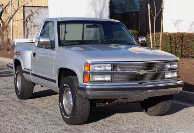 California Original, 1990 Chevrolet C/K 1500, Stepside, 4x4, 100% Rust Free 1990 Chevrolet C/K Pickup 1500 Stepside, 4x4, One Owner, 100% Rust Free