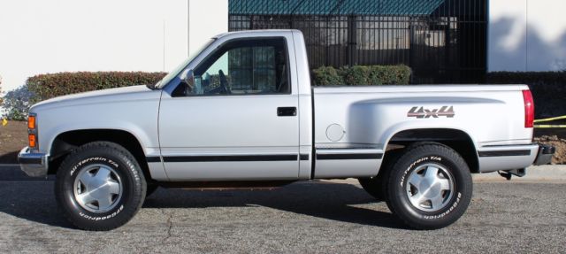 1990 Chevrolet C/K Pickup 1500 Stepside, 4x4, One Owner, 100% Rust Free - photo 5