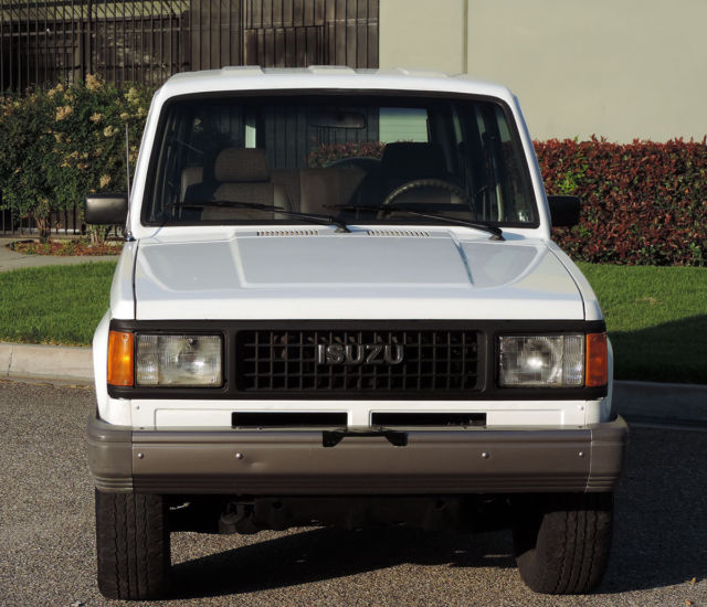 1990 Isuzu Trooper 4x4, California SUV - photo 2