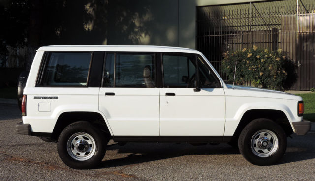 1990 Isuzu Trooper 4x4, California SUV - photo 4