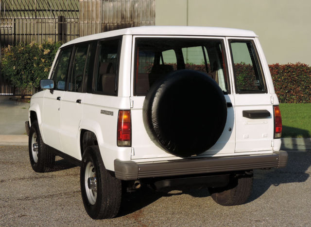 1990 Isuzu Trooper 4x4, California SUV - photo 8