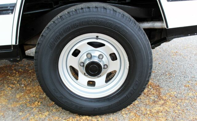 1990 Isuzu Trooper 99k Orig miles, 4x4,100% Rust Free,(310)-259-5383 - photo 13