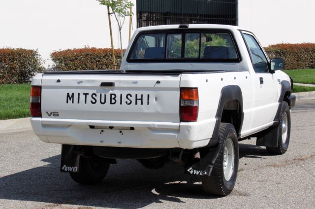 1990 Mitsubishi Mighty Max 4x4, Two Owner, 100% Rust Free - photo 10