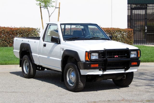 1990 Mitsubishi Mighty Max 4x4, Two Owner, 100% Rust Free - photo 4