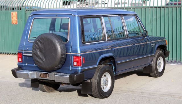 1990 Mitsubishi Montero One Owner, 4x4, No Reserve - photo 10