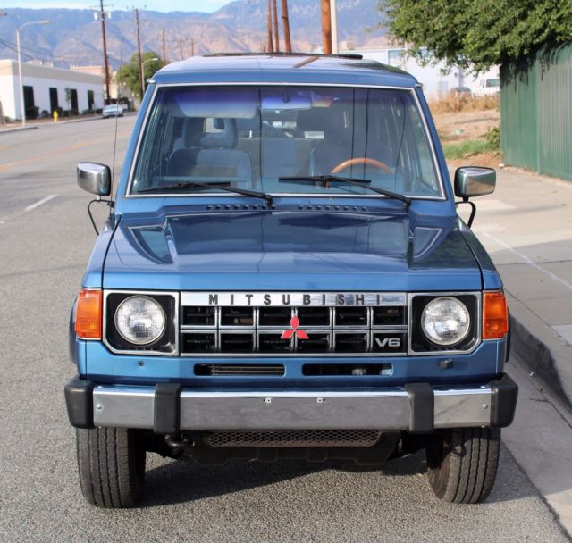 1990 Mitsubishi Montero One Owner, 4x4, No Reserve - photo 2