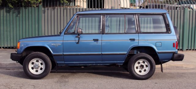 1990 Mitsubishi Montero One Owner, 4x4, No Reserve - photo 6