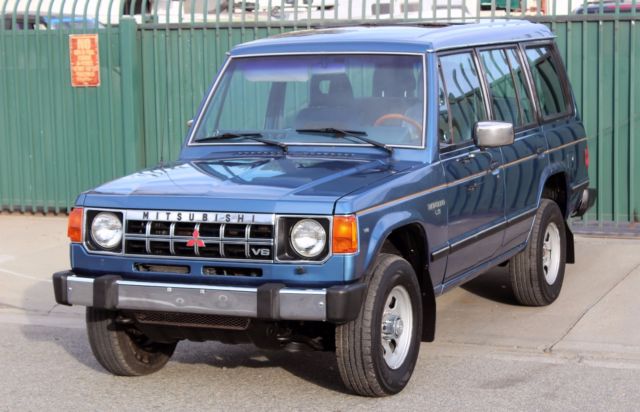 1990 Mitsubishi Montero One Owner, 4x4, No Reserve - photo 7