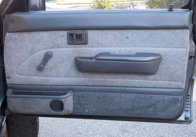 1990 Toyota pickup Pickup, California 4x4, SR5 - photo 13