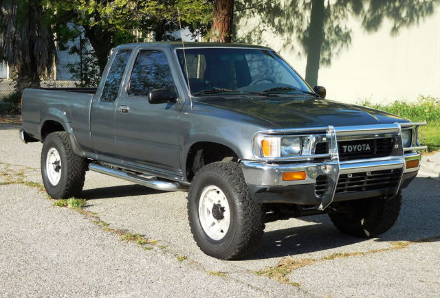 1990 Toyota pickup Pickup, California 4x4, SR5 - photo 6