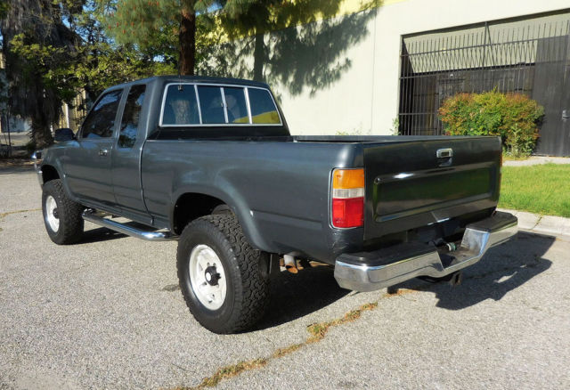 1990 Toyota pickup Pickup, California 4x4, SR5 - photo 7