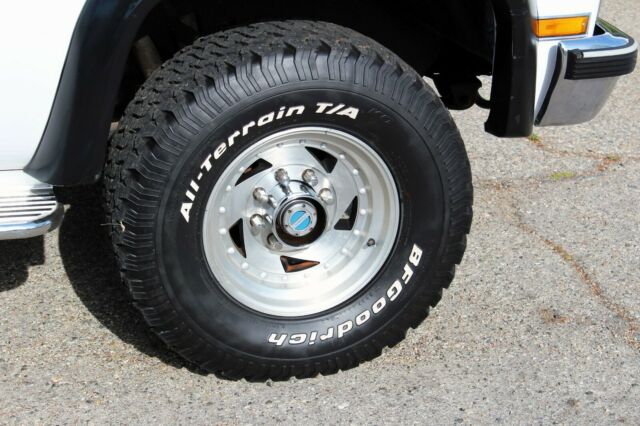 1991 Chevrolet Suburban 2500 4x4, 100% Rust Free (833)225-4227 - photo 12