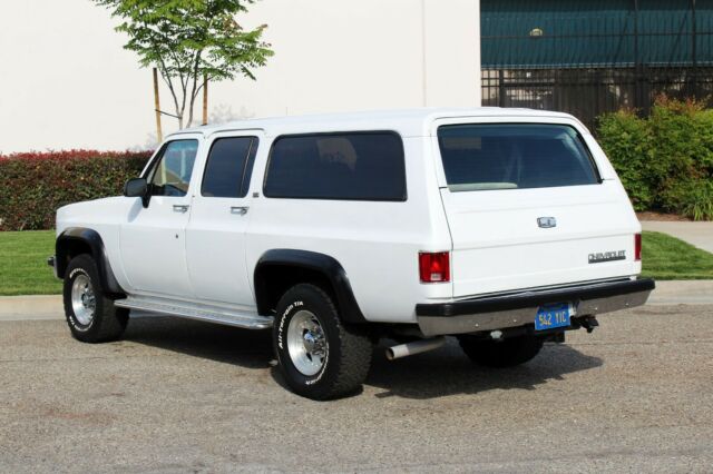1991 Chevrolet Suburban 2500 4x4, 100% Rust Free (833)225-4227 - photo 9
