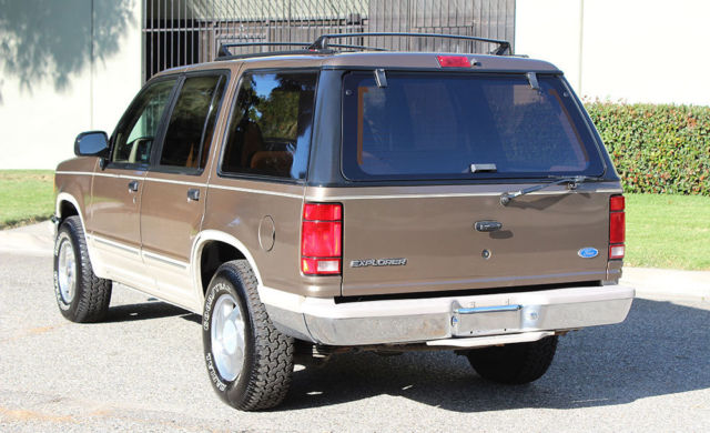 1991 Ford Explorer 4x4 Eddie Bauer, California One Owner - photo 9