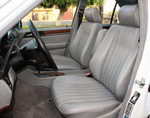 1991 Mercedes-Benz 300-Series 300 e - photo 13
