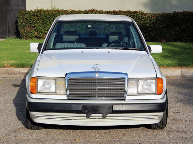 1991 Mercedes-Benz 300-Series 300 e - photo 2