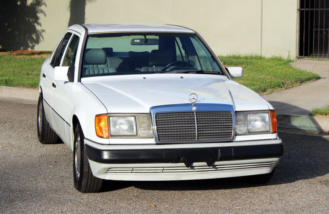 1991 Mercedes-Benz 300-Series 300 e - photo 3