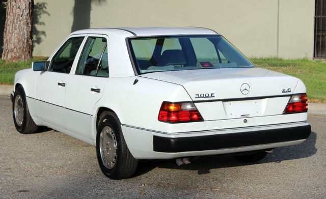 1991 Mercedes-Benz 300-Series 300 e - photo 8