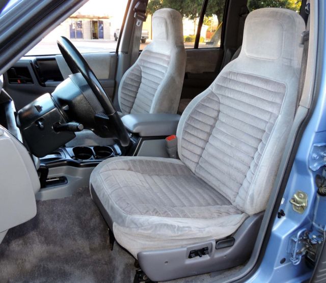 1993 Jeep Grand Cherokee Laredo 4x4 V-8, California One Owner - photo 13