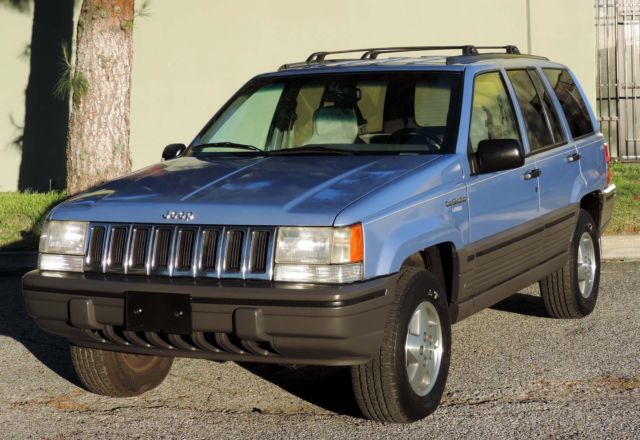1993 Jeep Grand Cherokee Laredo 4x4 V-8, California One Owner - photo 6