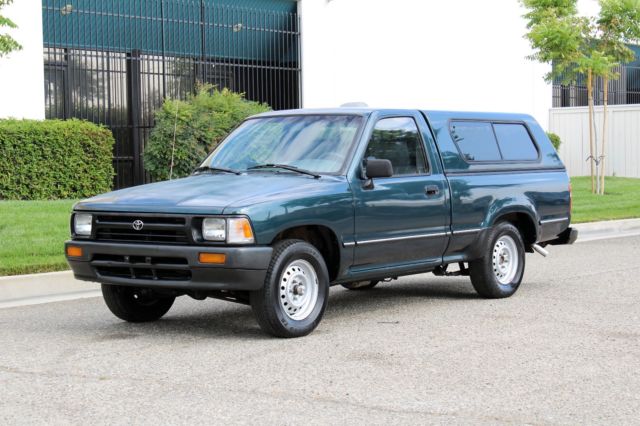 1994 Toyota Pickup California Original, Short bed, Runs A+ - photo 3