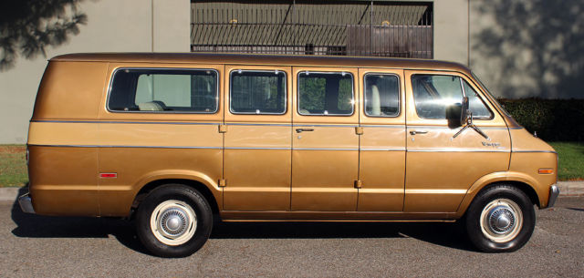 1976 Plymouth Voyager 
