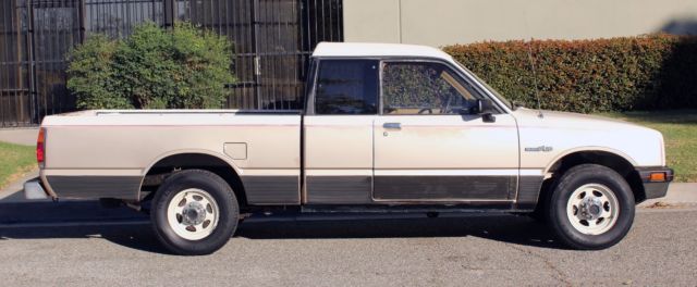 1986 Isuzu Pickup One owner, 4x4, Space Cab - photo 3