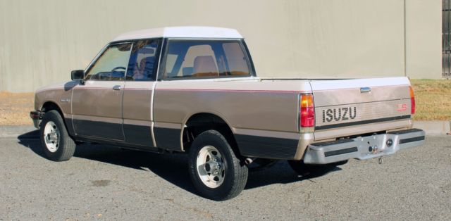1986 Isuzu Pickup One owner, 4x4, Space Cab - photo 6