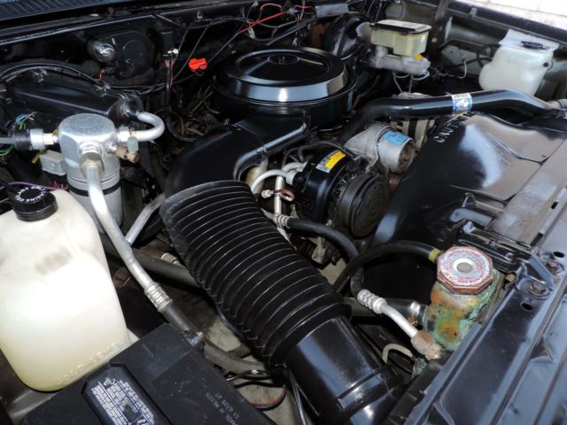 1989 Chevrolet Suburban 1500 Silverado 4x4, California One Owner - photo 12
