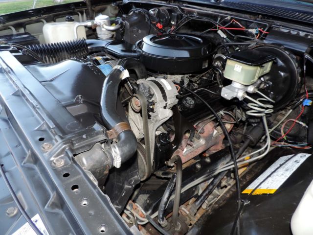 1989 Chevrolet Suburban 1500 Silverado 4x4, California One Owner - photo 13
