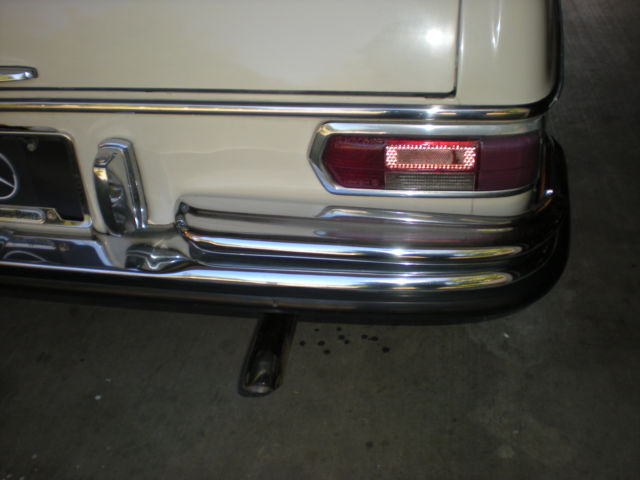 1966 Mercedes-Benz 200-Series - photo 11