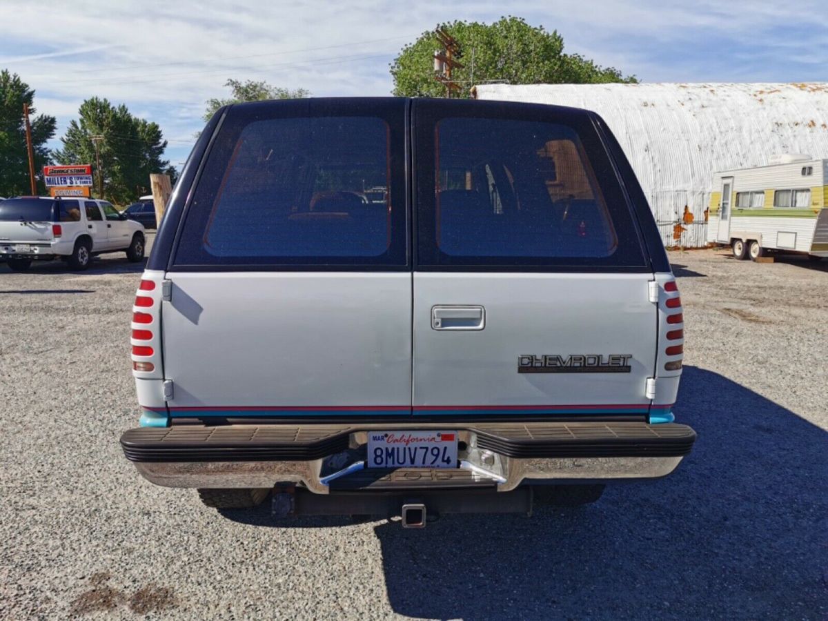 1993 Chevrolet Suburban - photo 7