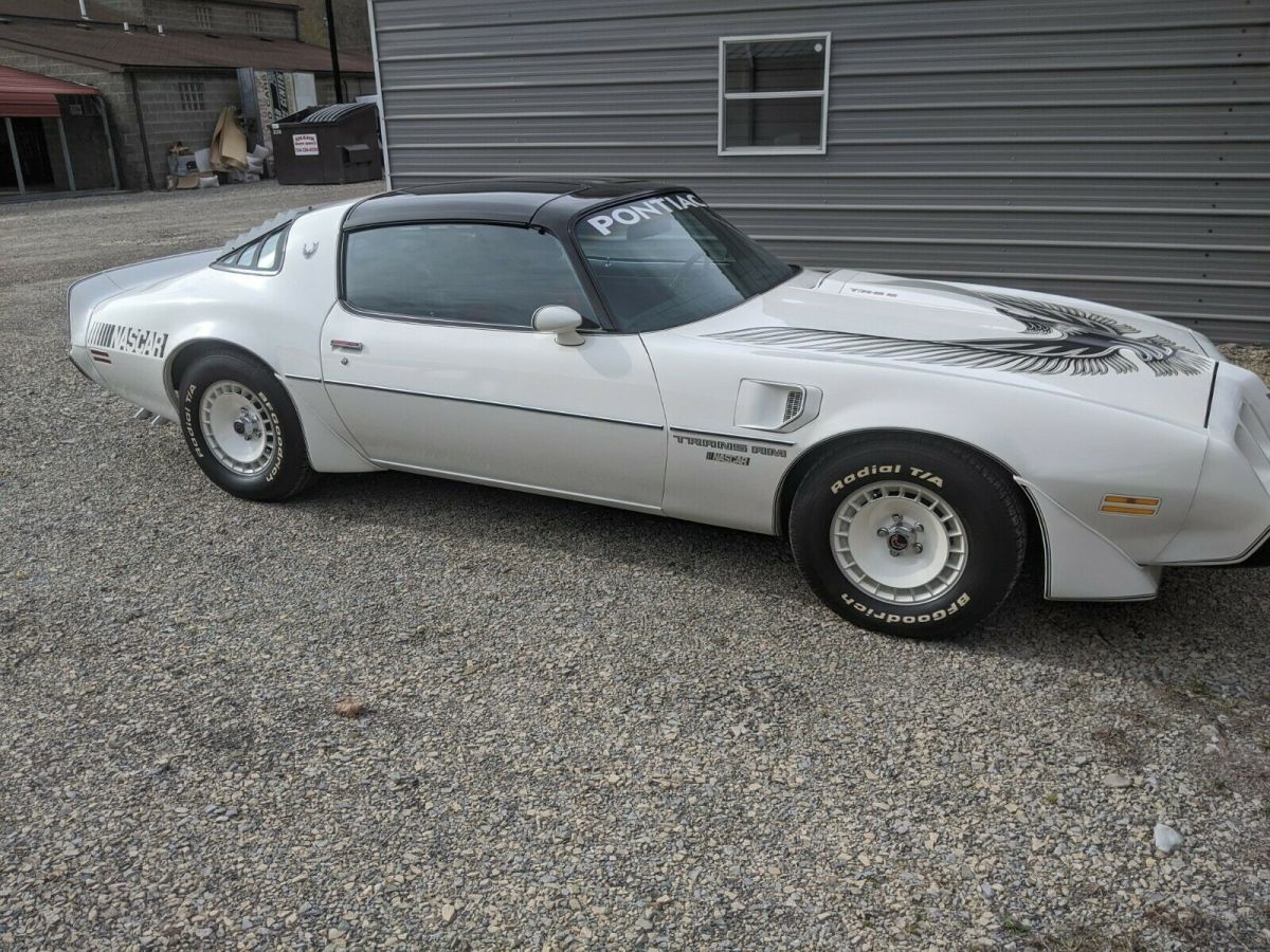 1981 Pontiac Trans Am pace car edition - photo 11