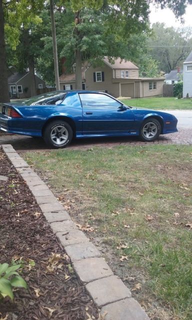 1991 Chevrolet Camaro - photo 2