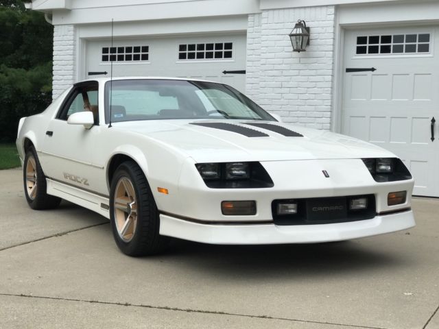Camaro Z28 IROC Z with only 9500 original miles. Time Capsule Like new 1986 Chevrolet Camaro IROC Z 5.0 TPI 9500 Miles