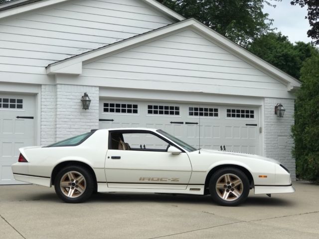 1986 Chevrolet Camaro IROC Z 5.0 TPI 9500 Miles - photo 3