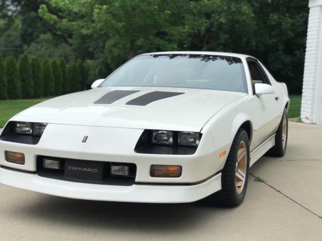 1986 Chevrolet Camaro IROC Z 5.0 TPI 9500 Miles - photo 7