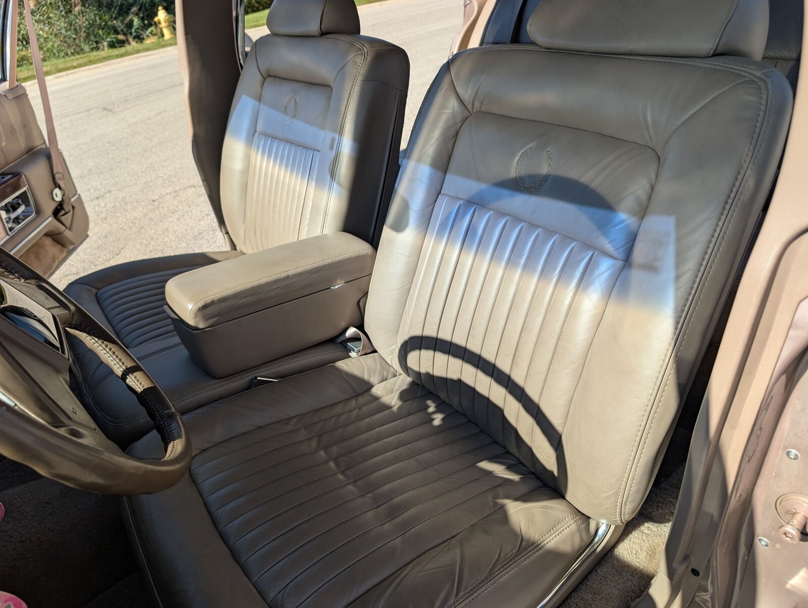 1990 Cadillac Brougham - photo 4