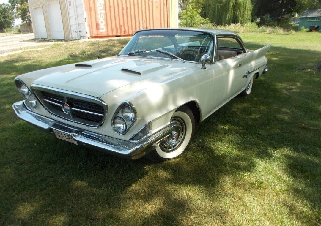1961 Chrysler 300 Series - photo 2