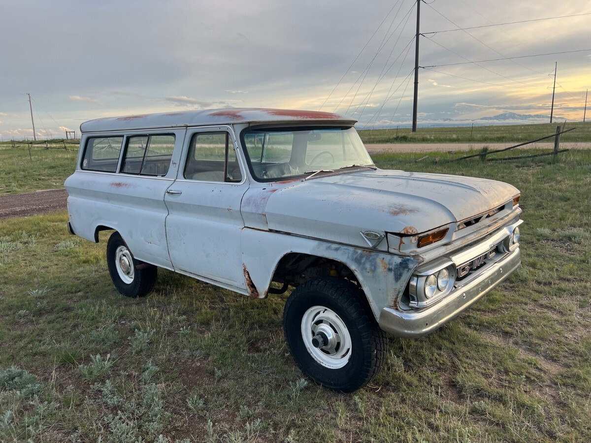 1966 GMC Suburban - photo 3