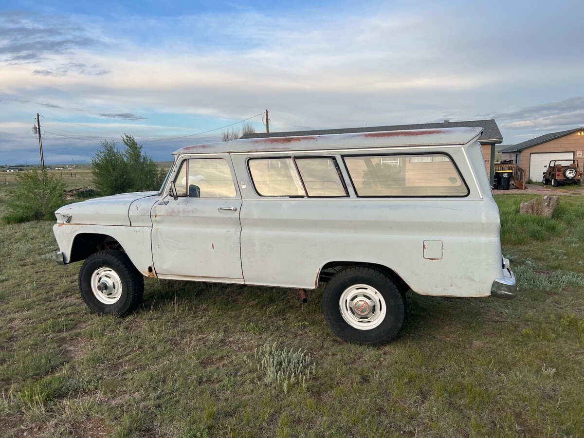 1966 GMC Suburban - photo 4