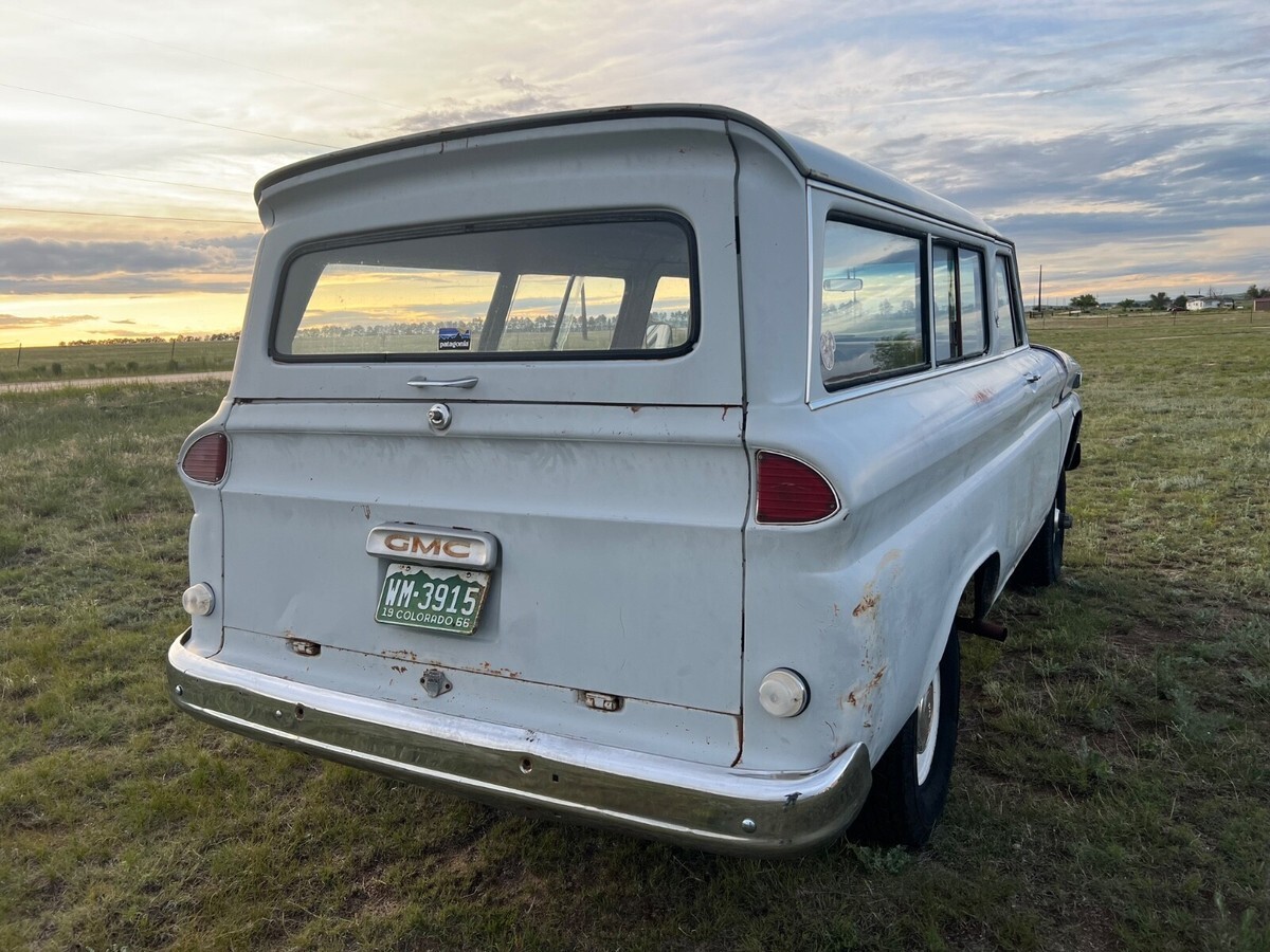 1966 GMC Suburban - photo 6