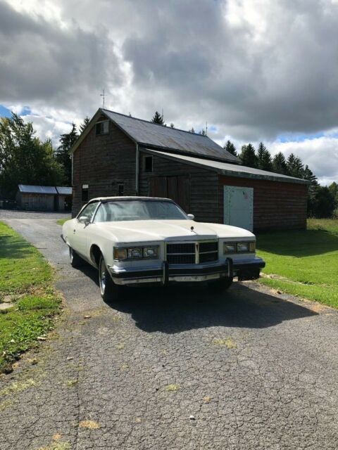 1975 Pontiac Bonneville GRANDVILLE - photo 2