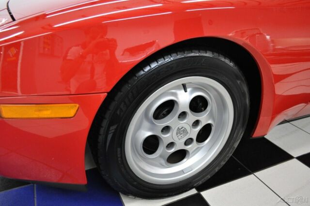 1986 Porsche 944 TURBO - PRISTINE - 2 OWNERS - NO PAINT WORK - AMAZING! - photo 9