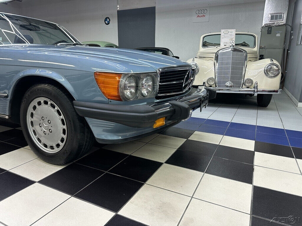 1987 Mercedes-Benz SL-Class 560 SL - 62k MILES - ABSOLUTELY PRISTINE- BOTH TOPS - photo 3