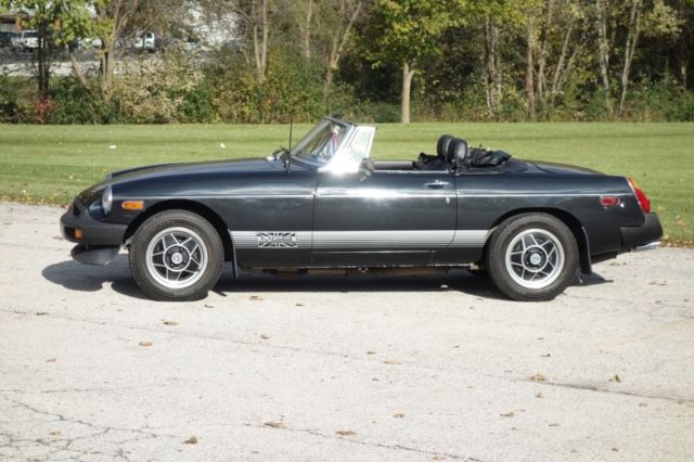 1980 MG MGB -LIMITED- DARK CHARCOAL CONVERTIBLE - SEE VIDEO - photo 2