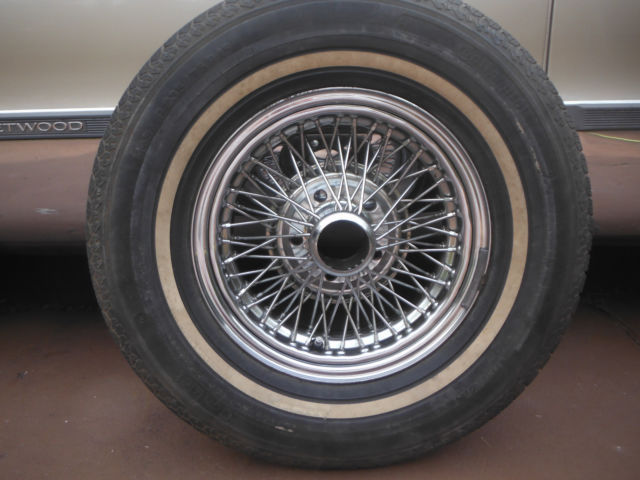 1993 Cadillac Brougham - photo 10