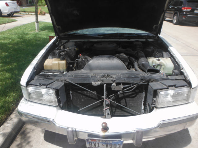 1993 Cadillac Brougham - photo 8