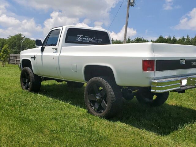 1985 Chevrolet C/K Pickup 2500 - photo 2